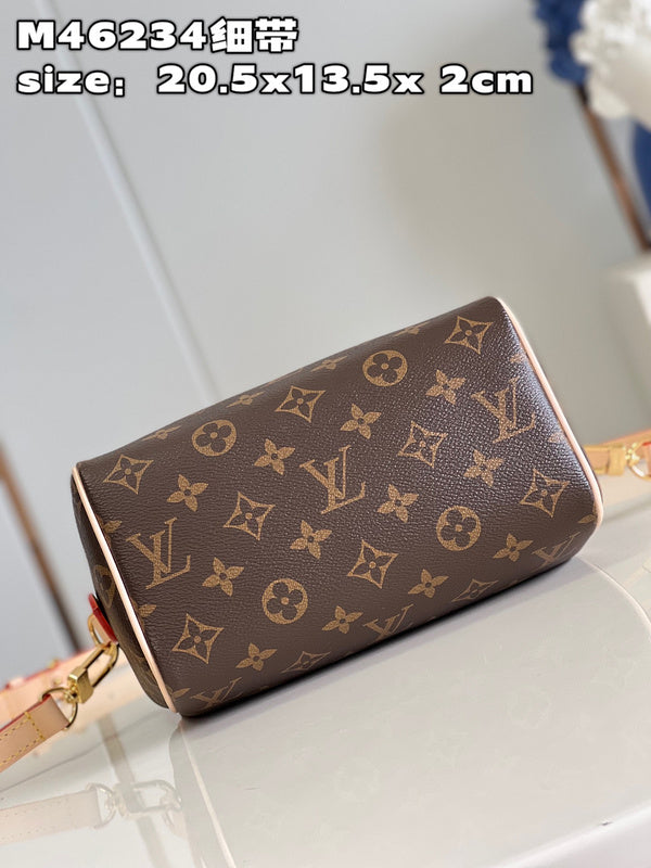 Alice bags - Louis Vuittons  - 15770