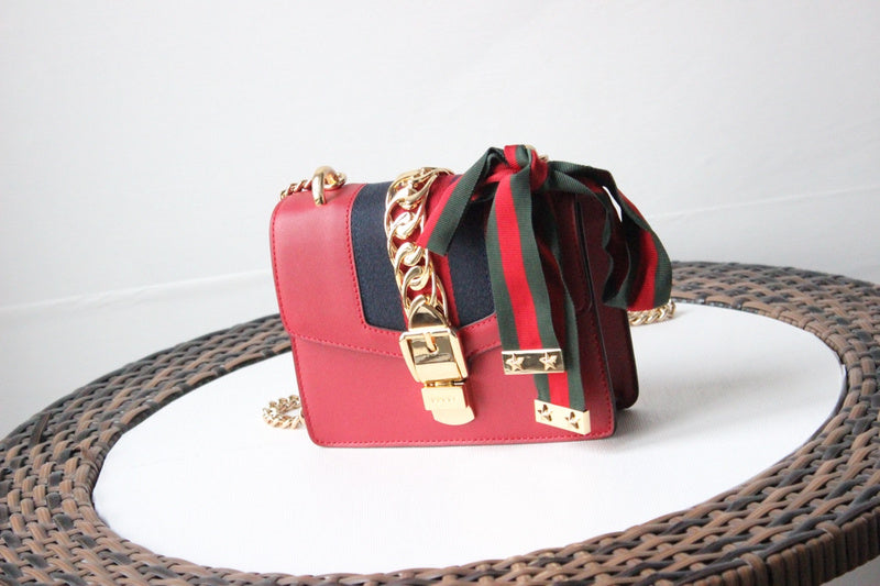 Gucci   Luxury Bags  1301