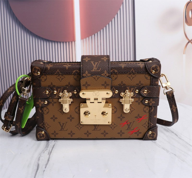 Alice Bags- Louis Vuittons  - 16583