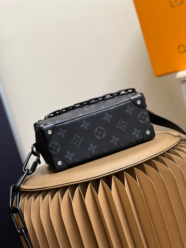 Alice Bags- Louis Vuittons  - 16139