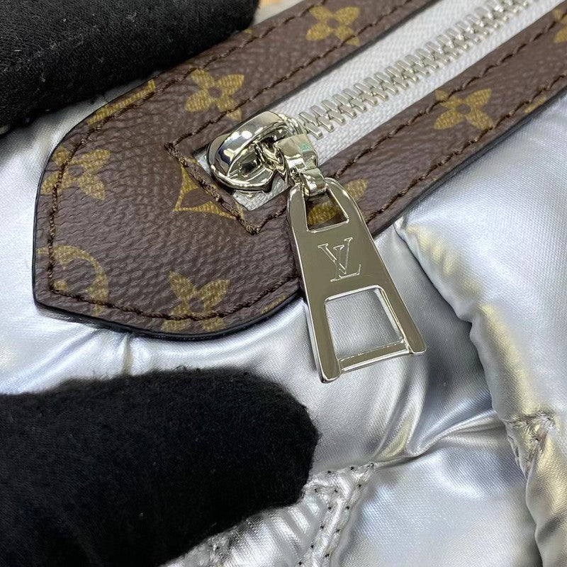 Alice Bags- Louis Vuittons  - 16121
