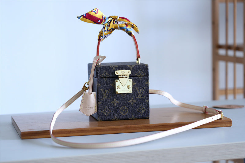 Alice bags - Louis Vuittons  - 9402