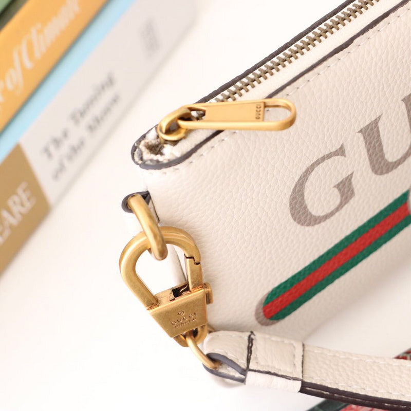 Gucci   Luxury Bags  869