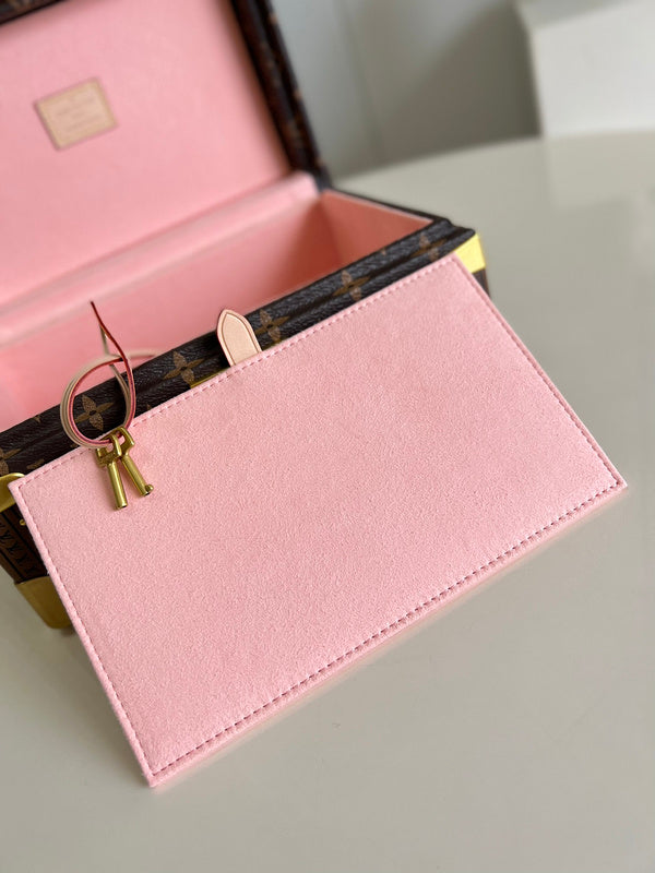 Alice Bags- Louis Vuittons  - 16223