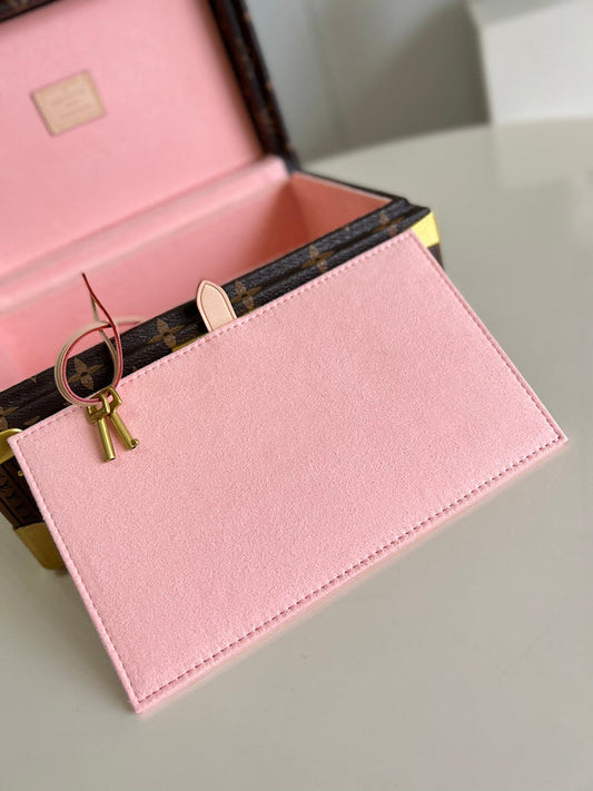 Alice Bags- Louis Vuittons  - 16223