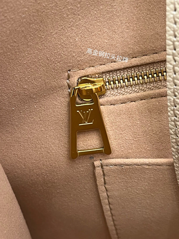 Alice Bags- Louis Vuittons  - 16391