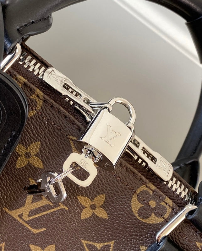 Alice Bags- Louis Vuittons  - 16607