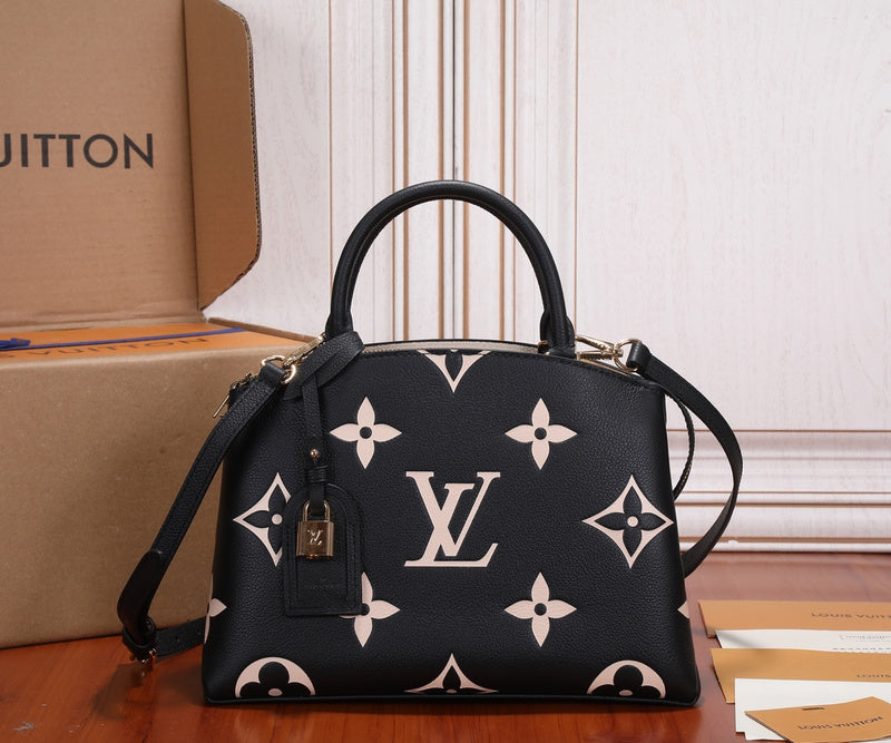 Alice bags- Louis Vuittons  - 16800