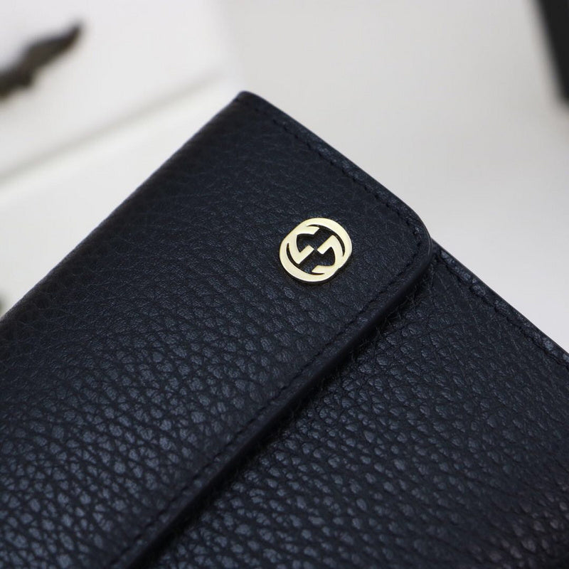 Gucci   Luxury Bags  928