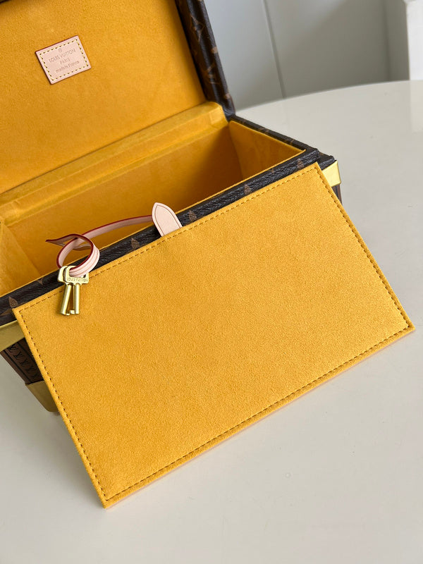 Alice Bags- Louis Vuittons  - 16224