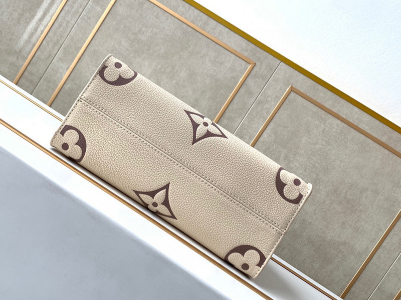 Alice Bags- Louis Vuittons  - 16403