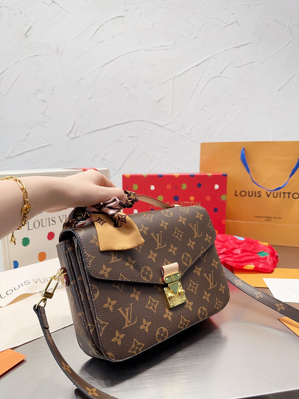 Alice bags - Louis Vuittons  - 15059