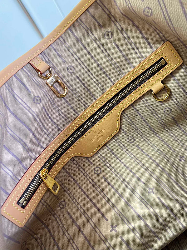 Alice Bags- Louis Vuittons  - 16263