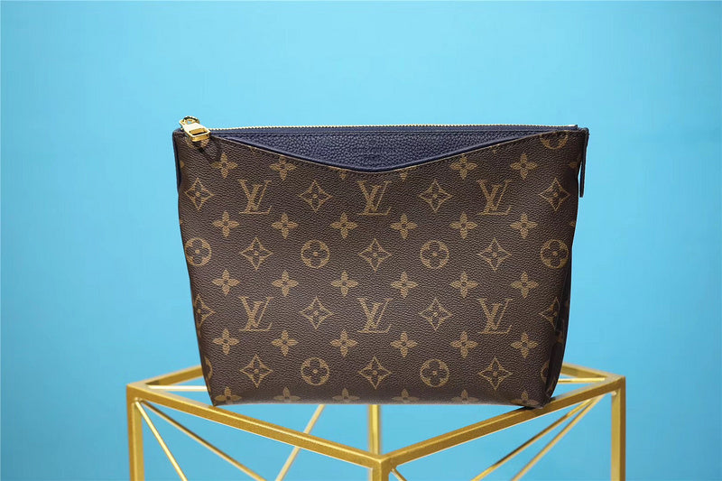 Alice bags - Louis Vuittons  - 8000