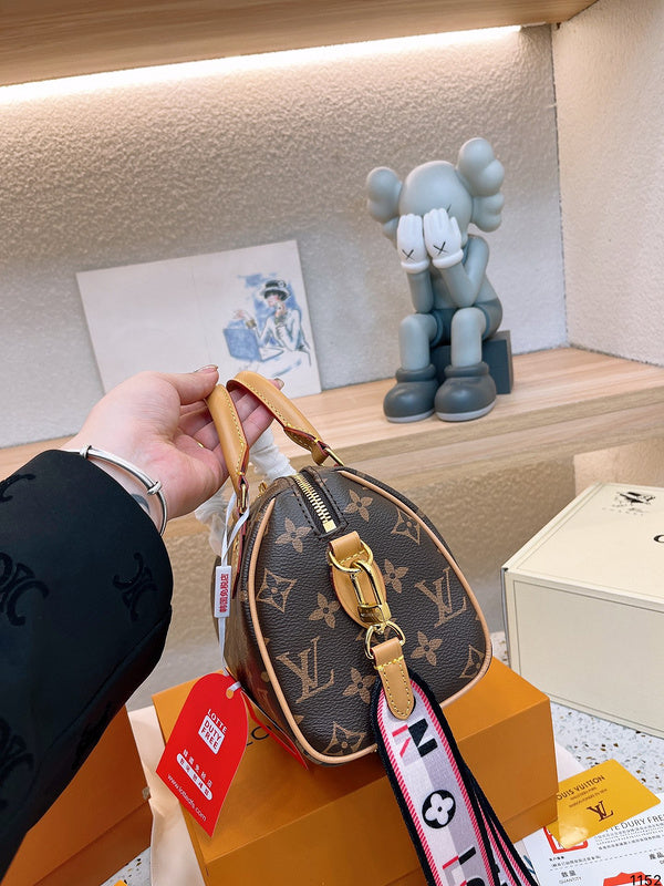 Alice bags - Louis Vuittons  - 15143
