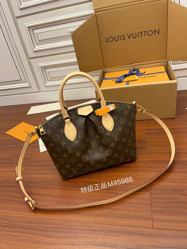 Alice Bags- Louis Vuittons  - 16389
