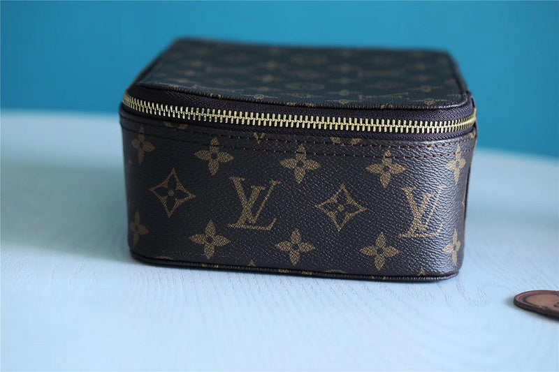 Alice bags - Louis Vuittons  - 9329