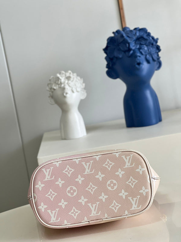 Alice Bags- Louis Vuittons  - 16537