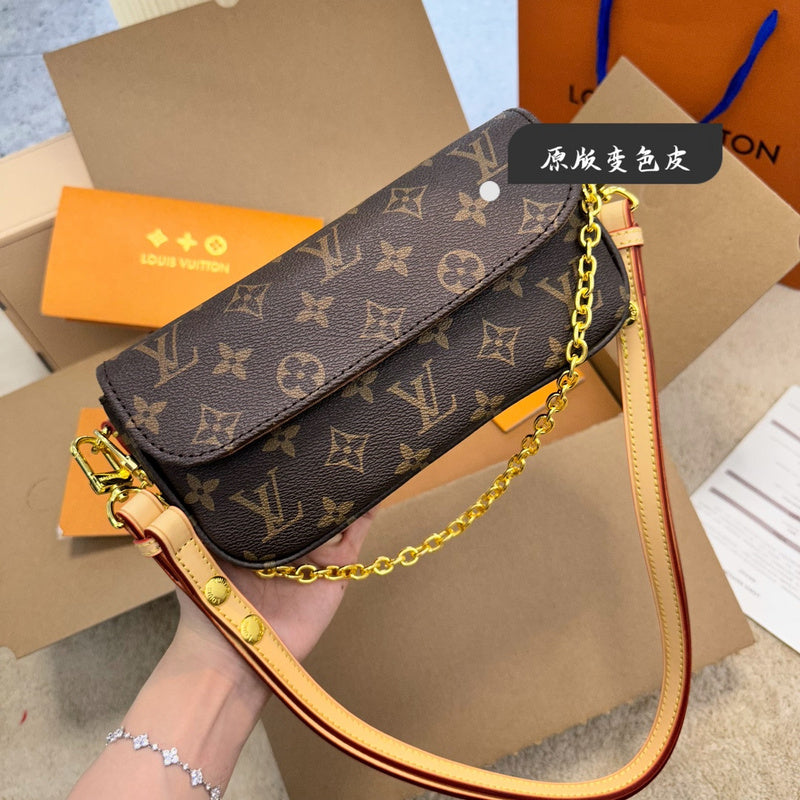 Alice Bags- Louis Vuittons  - 15904