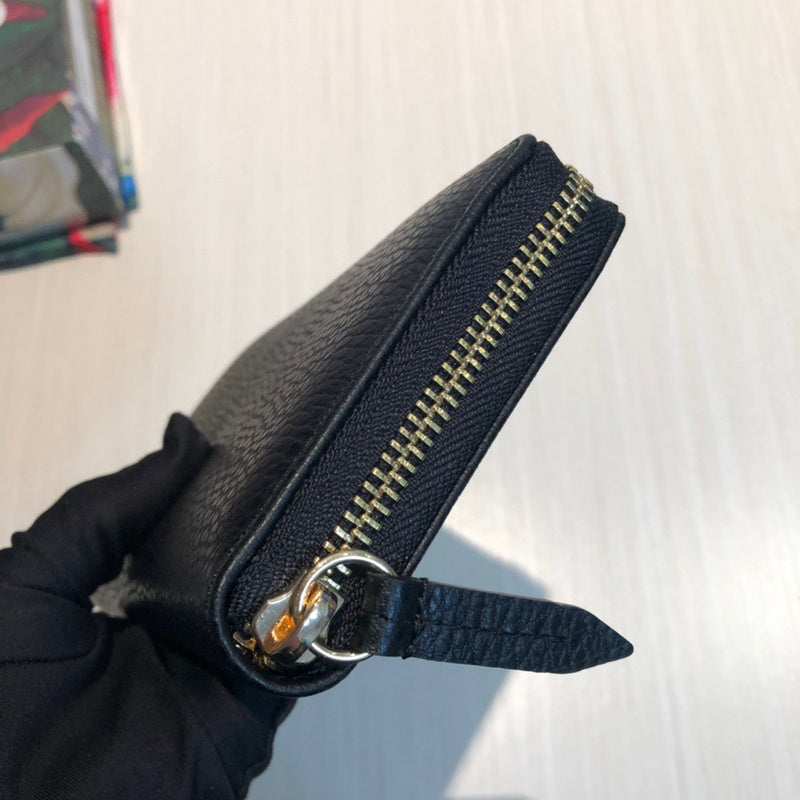 Gucci   Luxury Bags  909