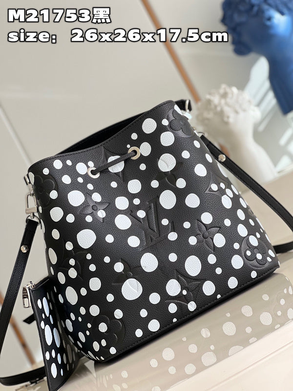 Alice Bags- Louis Vuittons  - 15918