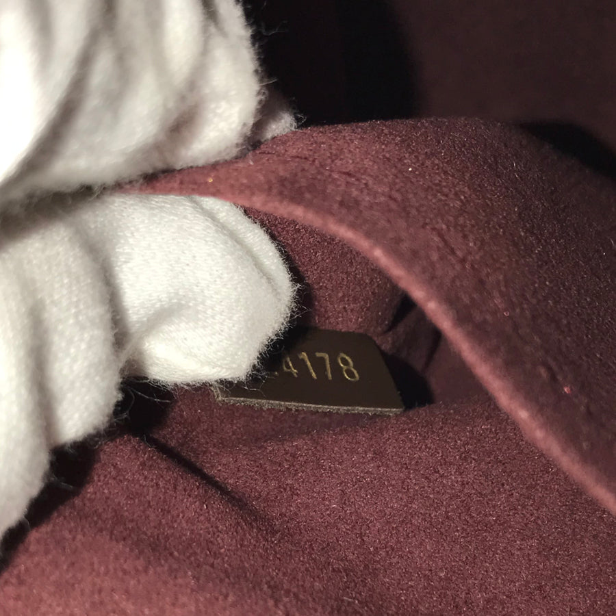 LOUIS VUITTON Handbag