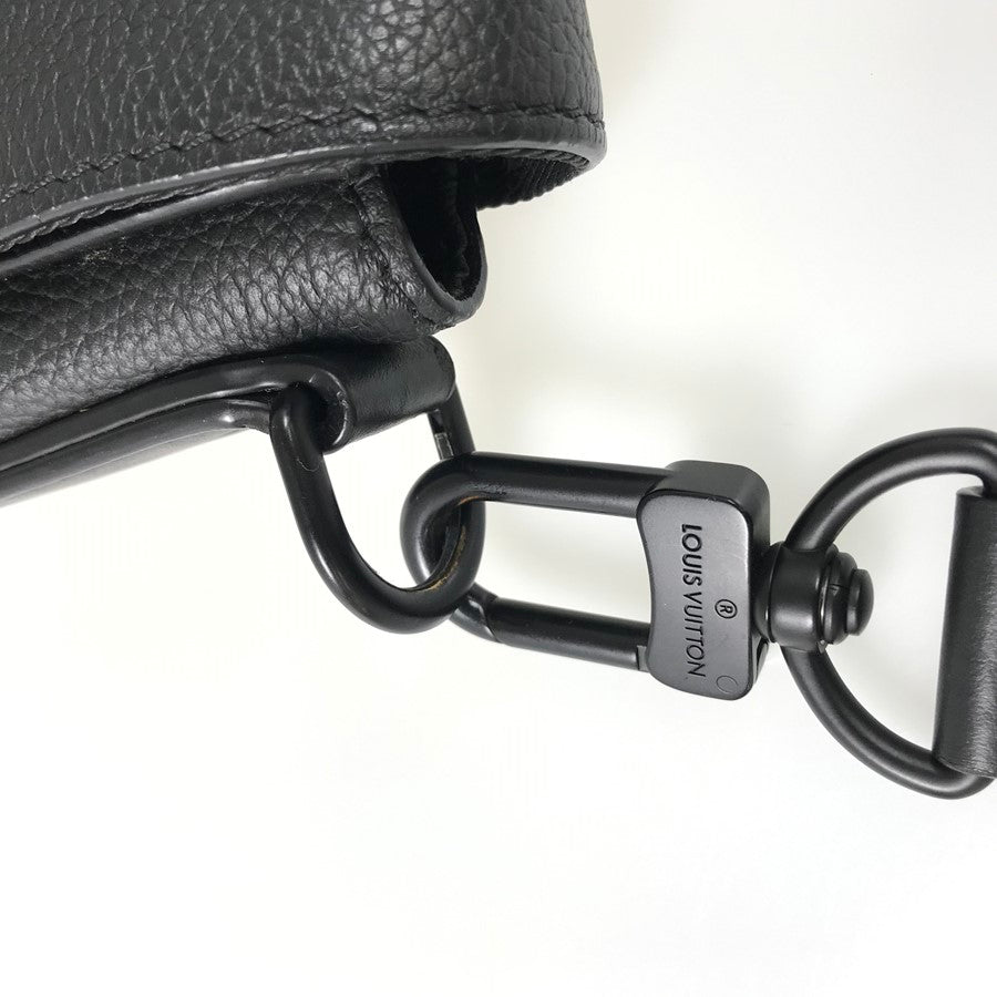 LOUIS VUITTON Aerogram Takeoff Messenger M57080 Messenger bag
