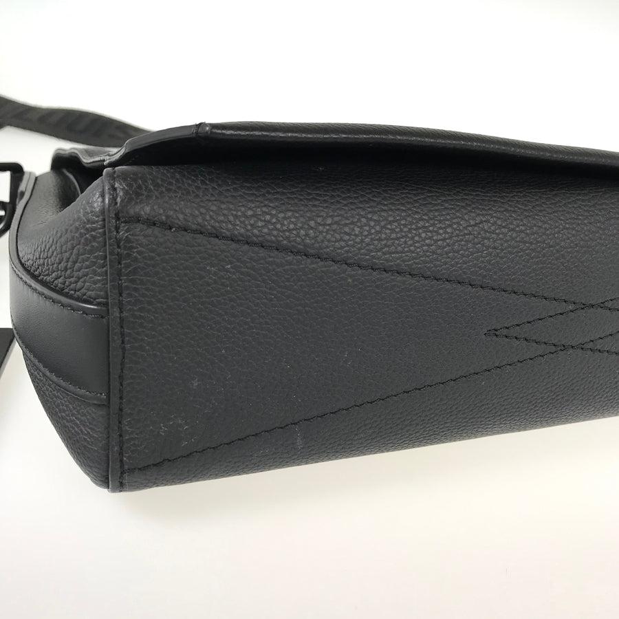 LOUIS VUITTON Aerogram Takeoff Messenger M57080 Messenger bag