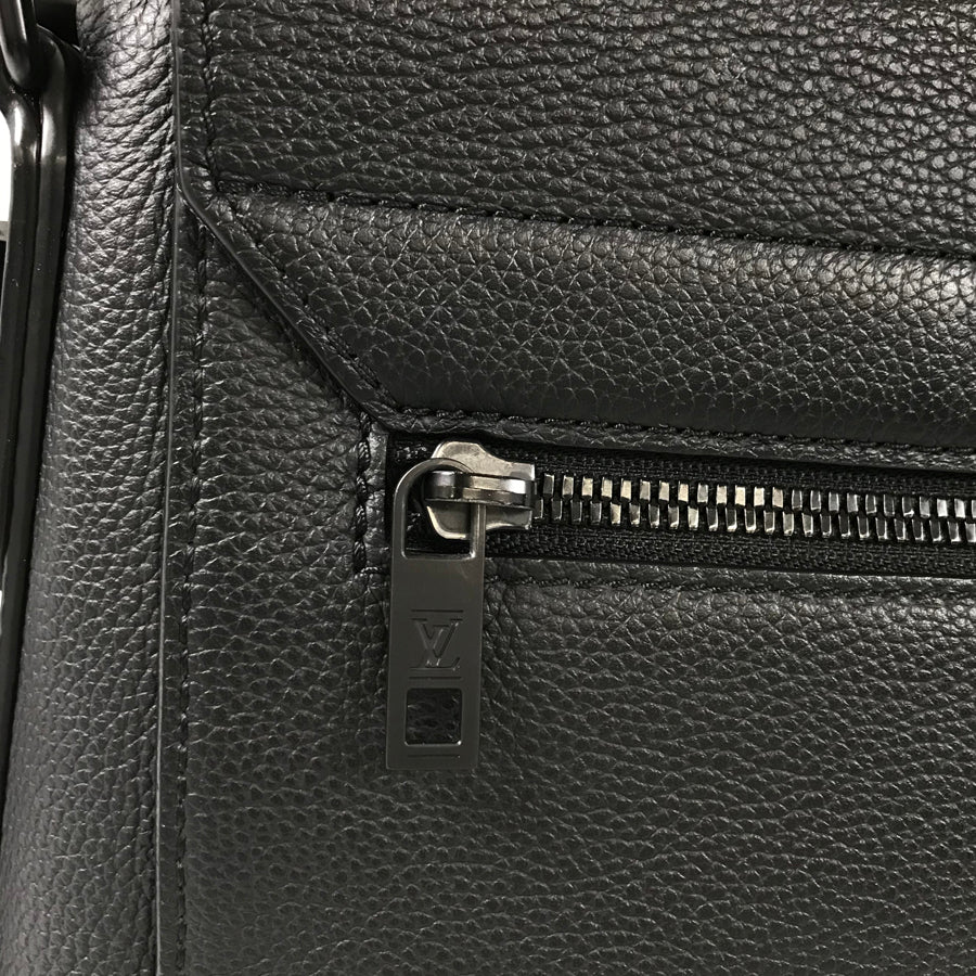 LOUIS VUITTON Aerogram Takeoff Messenger M57080 Messenger bag