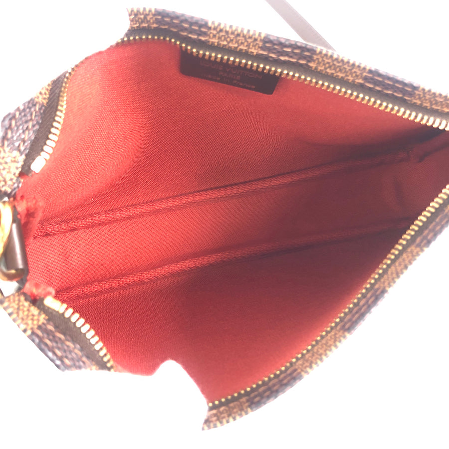 LOUIS VUITTON Attached strap missing item Optional shoulder strap included Pouch