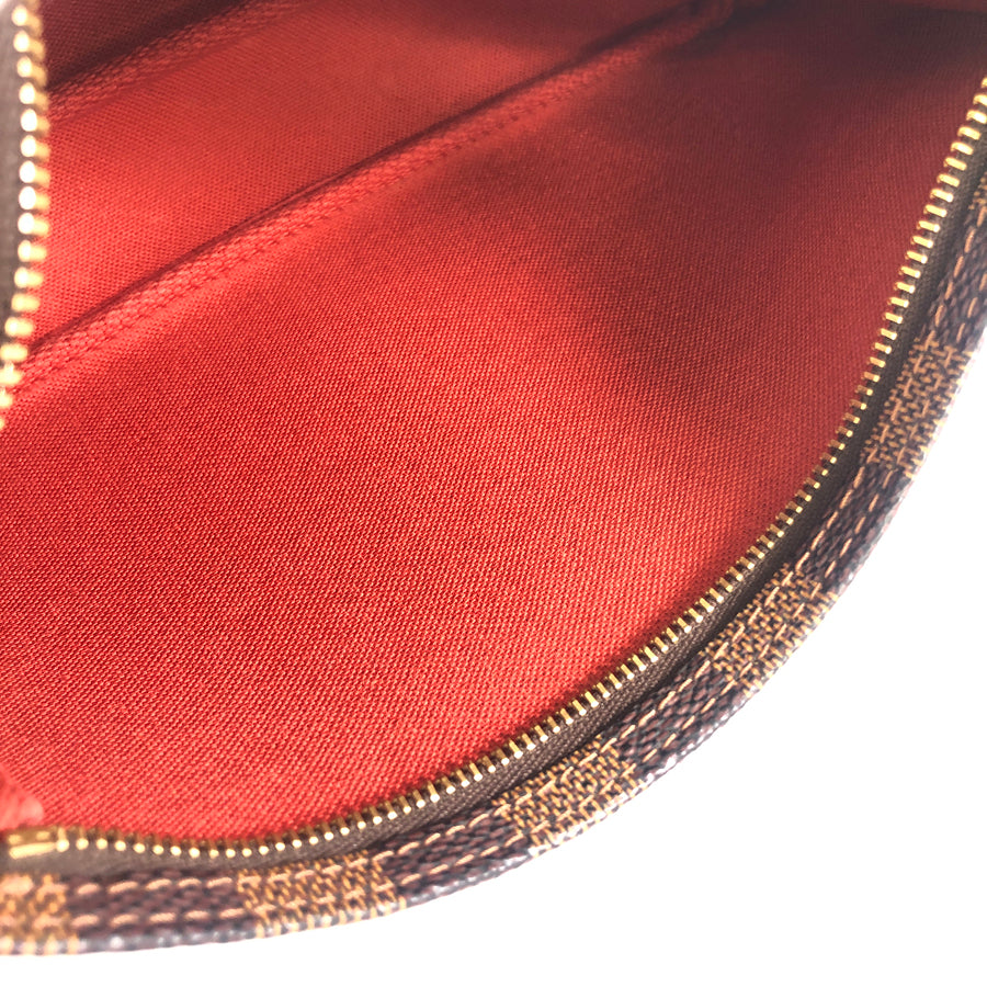 LOUIS VUITTON Attached strap missing item Optional shoulder strap included Pouch