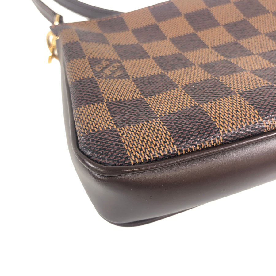 LOUIS VUITTON Attached strap missing item Optional shoulder strap included Pouch