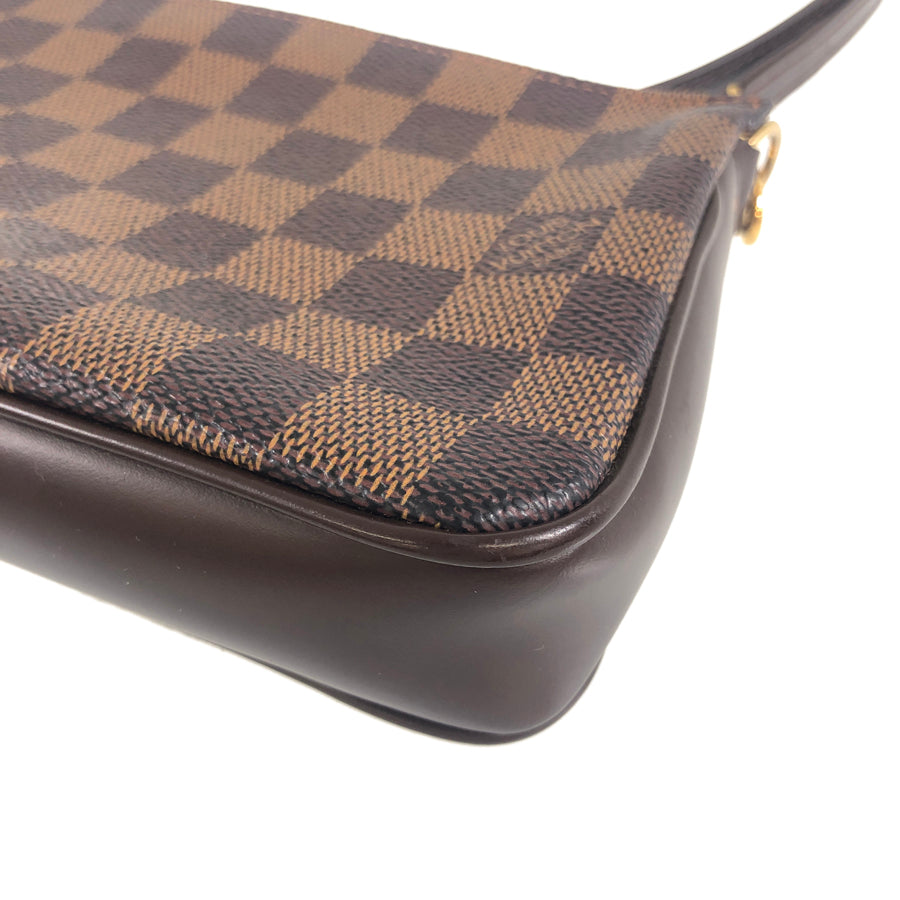 LOUIS VUITTON Attached strap missing item Optional shoulder strap included Pouch