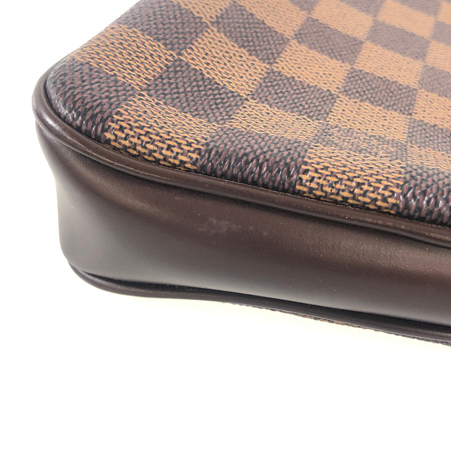LOUIS VUITTON Attached strap missing item Optional shoulder strap included Pouch