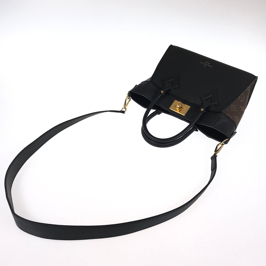 LOUIS VUITTON Handbag