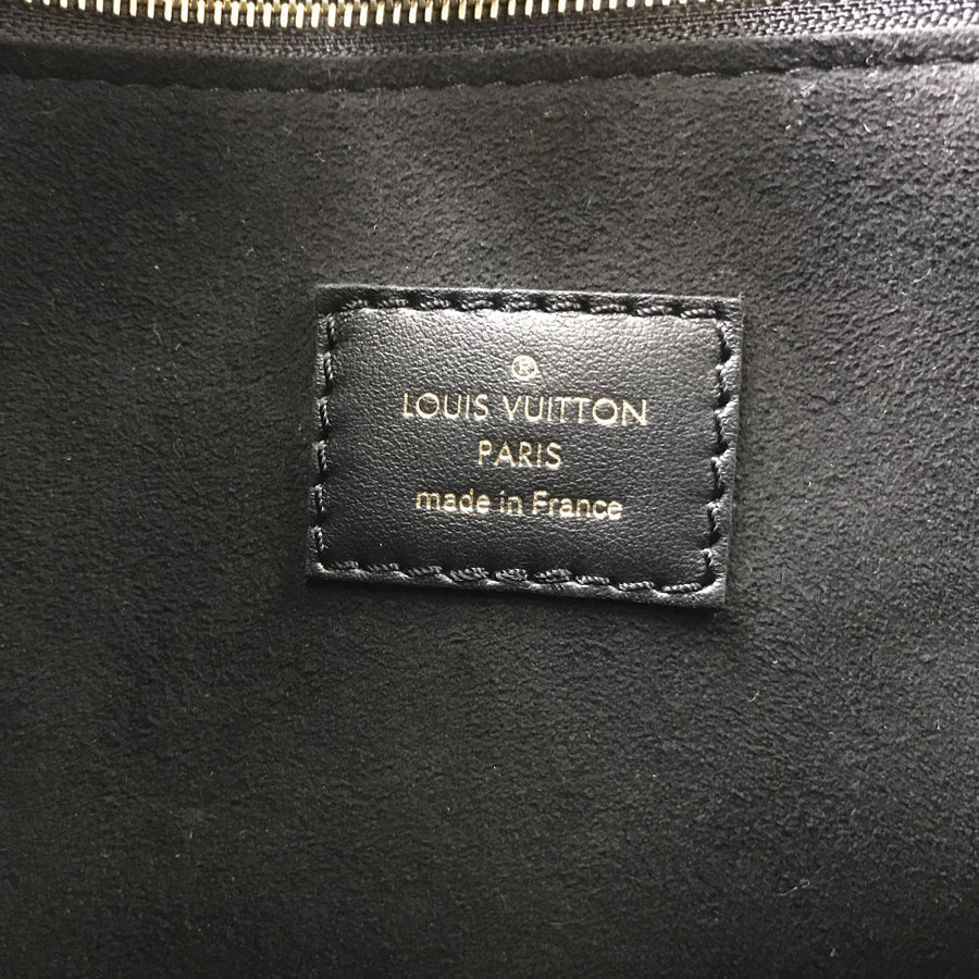 LOUIS VUITTON Handbag