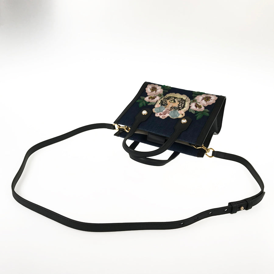 GUCCI Tiger Embroidery 456546 Tote bag