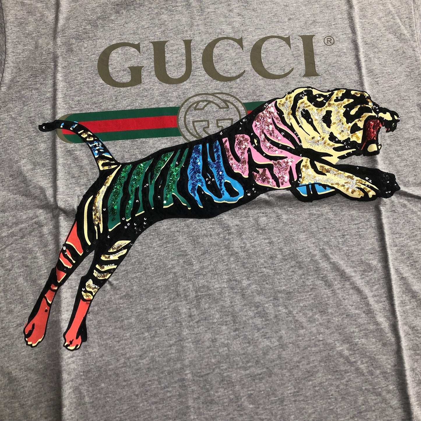 Gucci Oversized Cotton Gray T-shirt with Sequin Tiger
