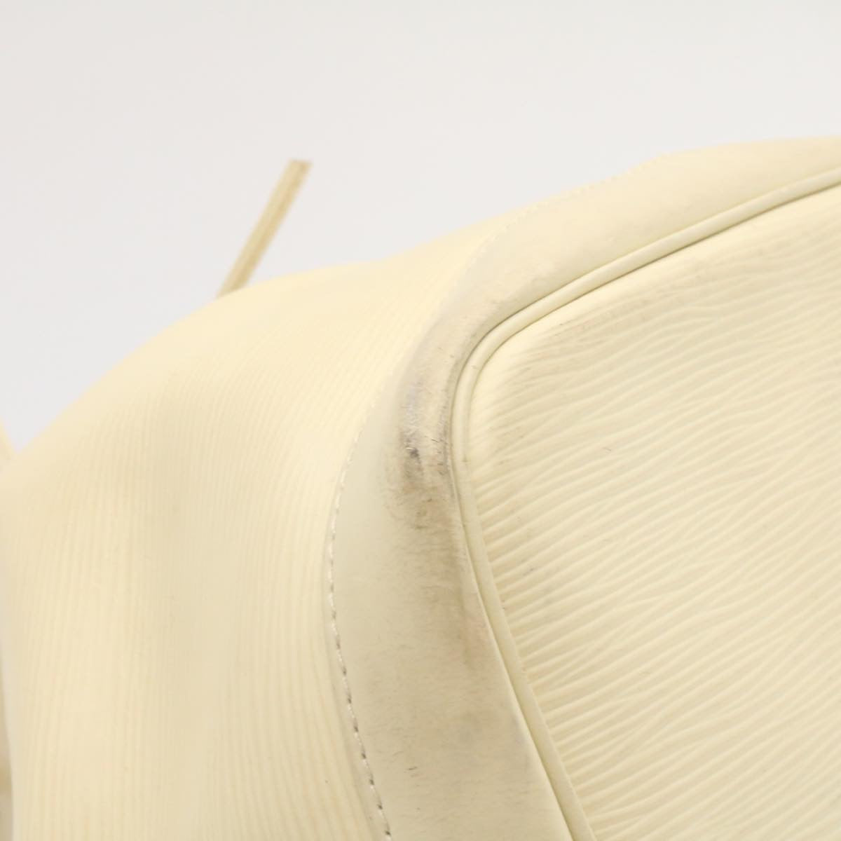 LOUIS VUITTON Epi Noe Shoulder Bag White M4084J LV Auth am2138g