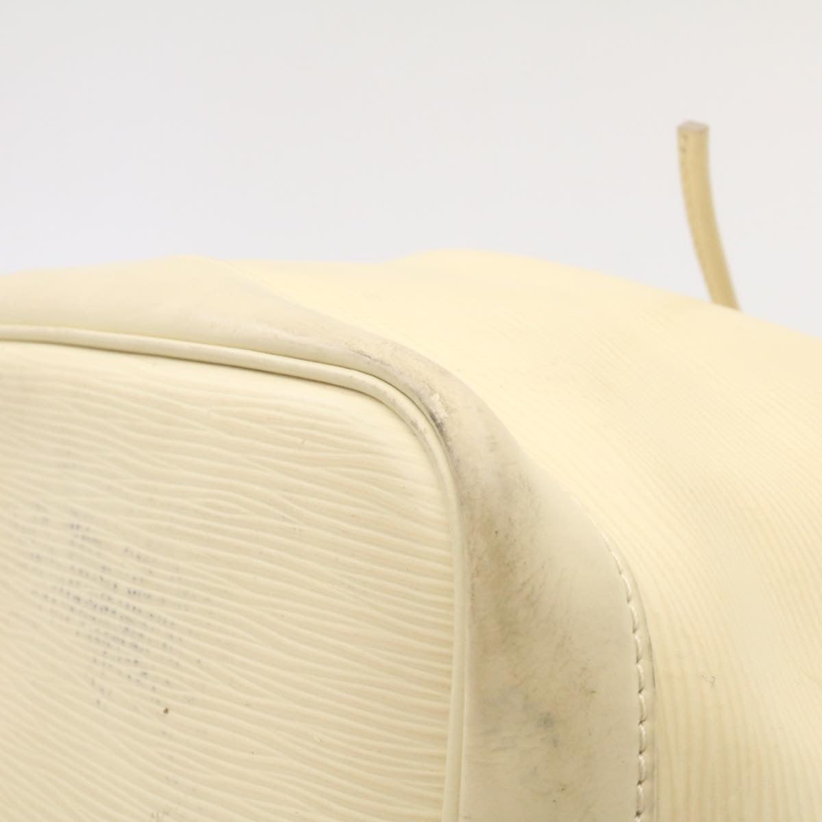 LOUIS VUITTON Epi Noe Shoulder Bag White M4084J LV Auth am2138g