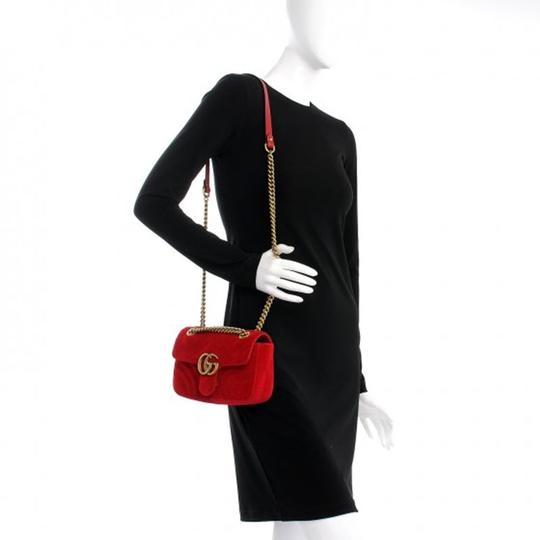 Gucci Shoulder Marmont Gg Mini Quilted Red Chevron Velvet Cross Body Bag