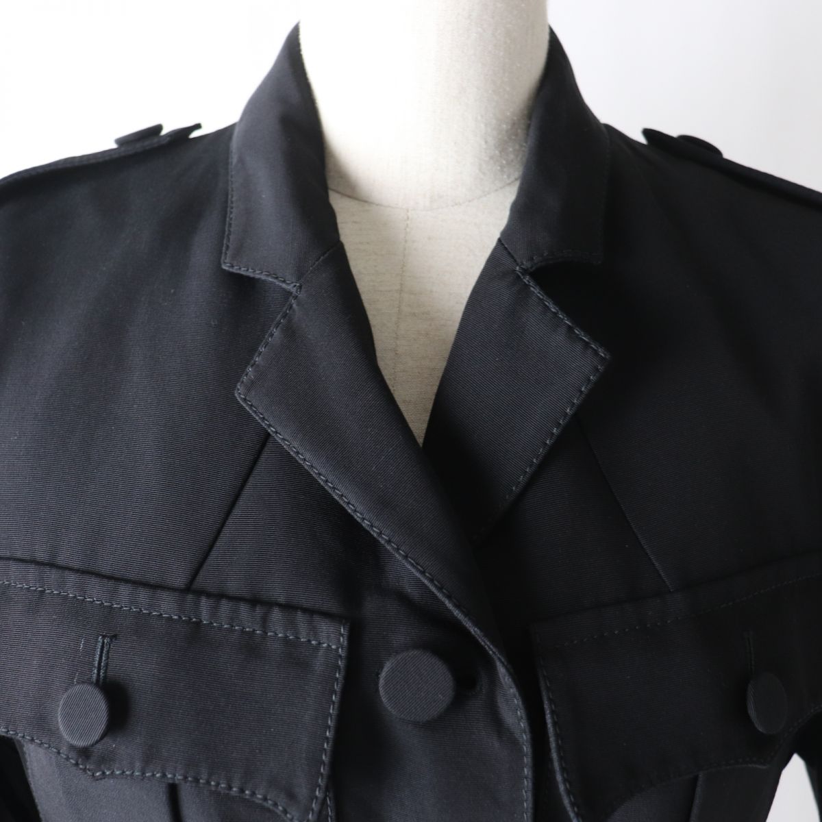 GUCCI coat Outer: 55% cotton, Outer: 45% viscose (rayon), Main: 100% silk, Part: 50% acrylic, Part: 30% polyester black Women Used