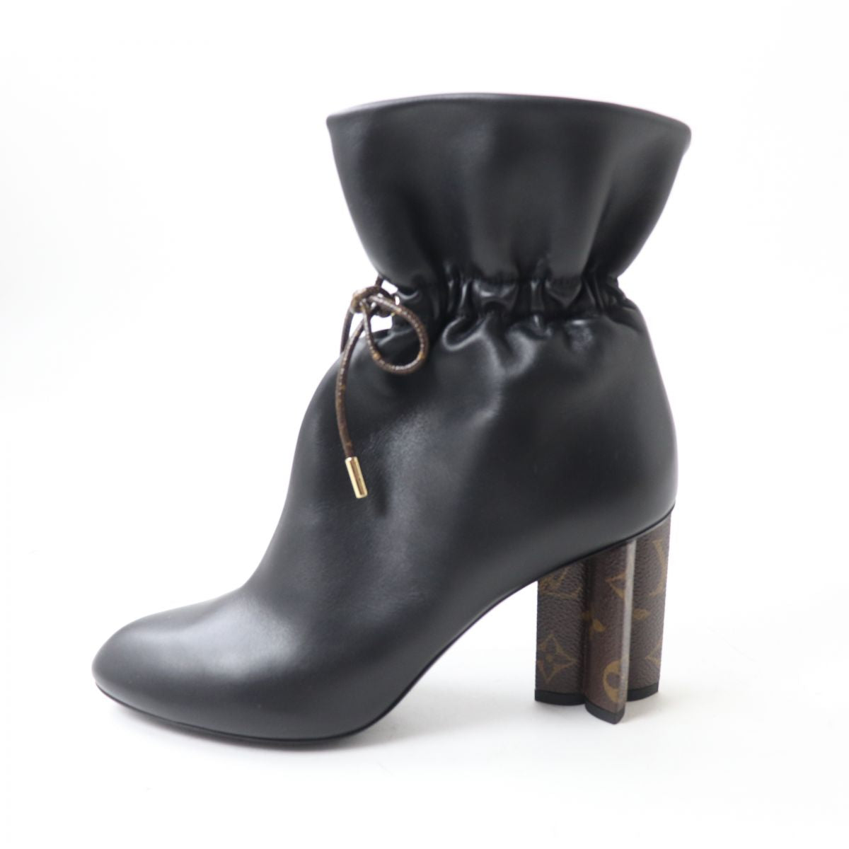 LOUIS VUITTON boots leather black 40