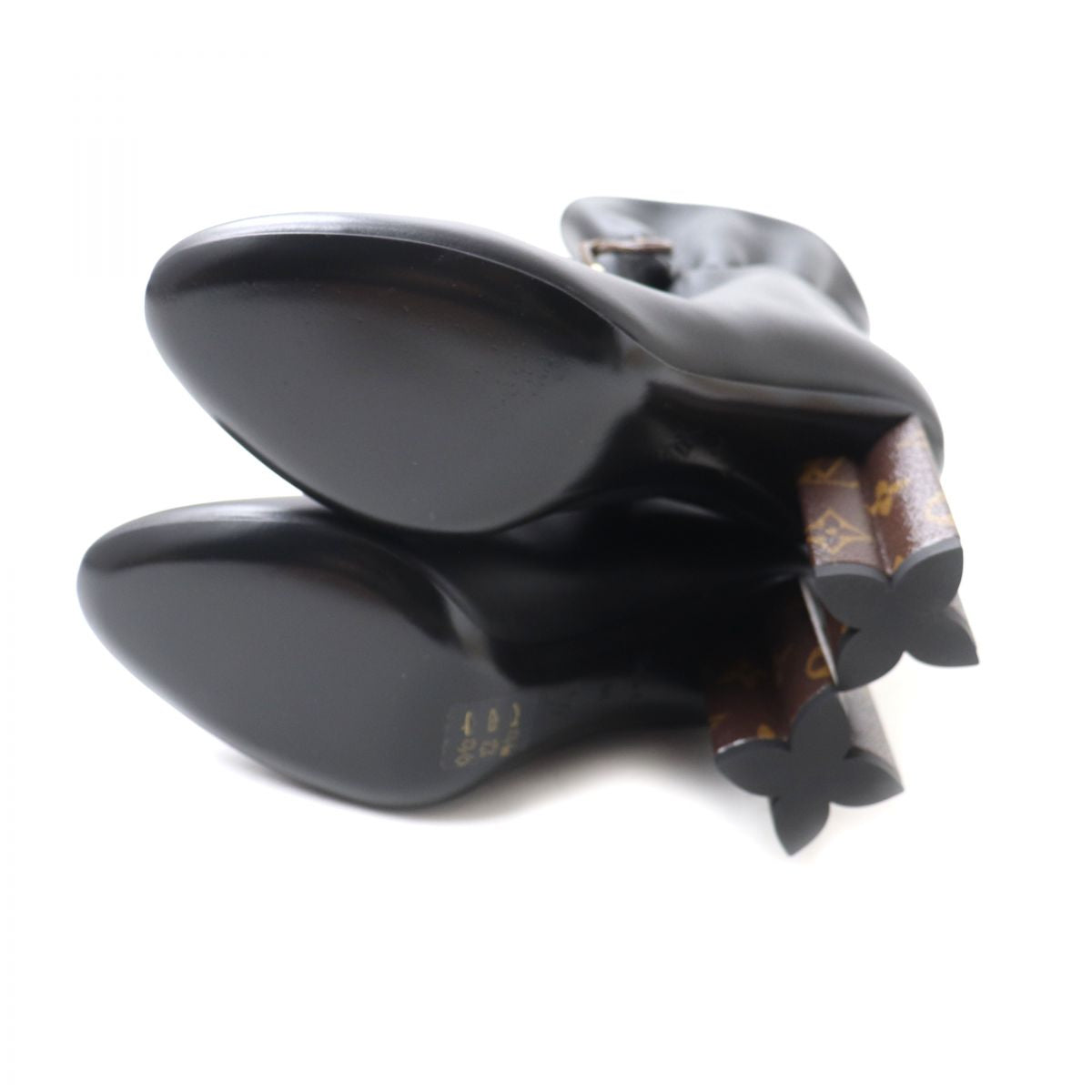 LOUIS VUITTON boots leather black 40