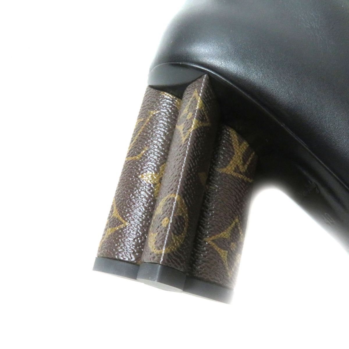 LOUIS VUITTON boots leather black 40