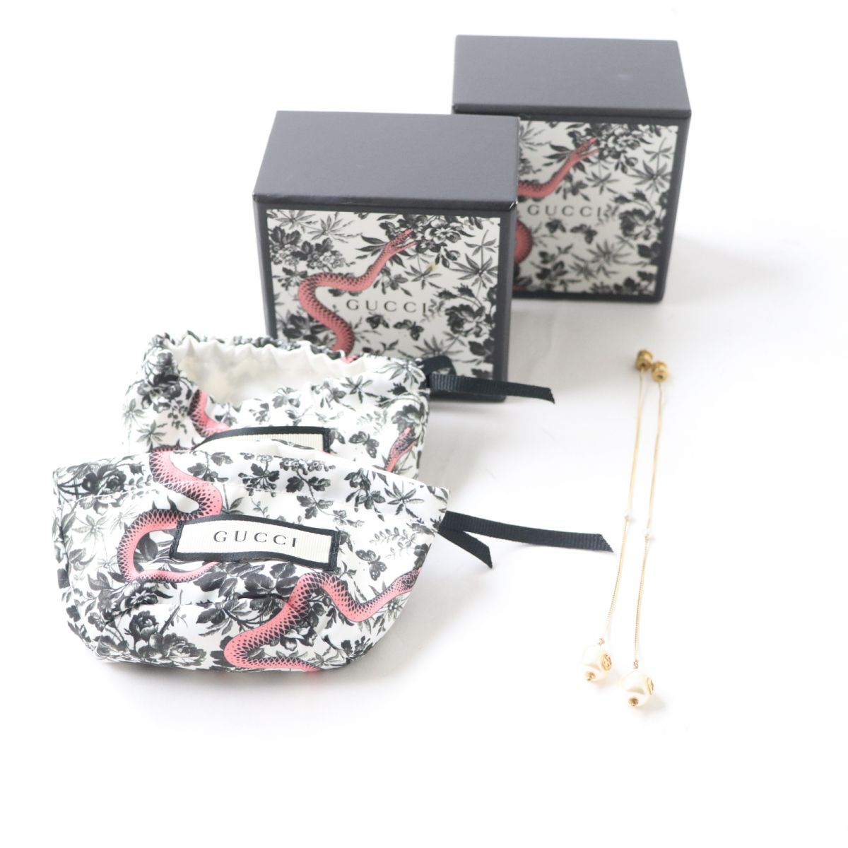 GUCCI Pierce �[ Gold x white Women Used