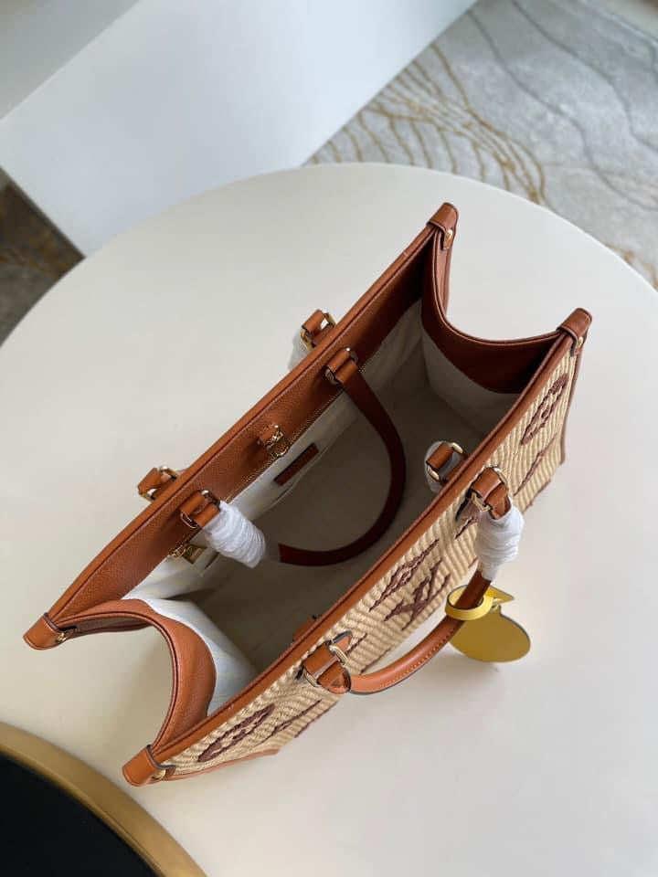 Louis Vuitton  MM Bag