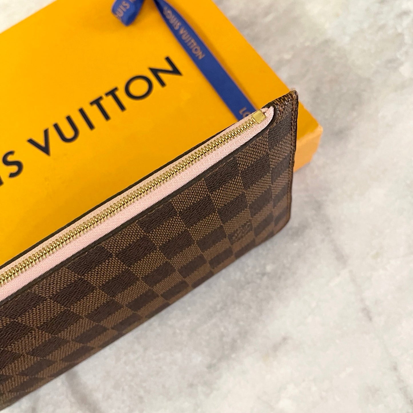 LOUIS VUITTON Damier Ebene Neverfull MM Pochette Wristlet Pouch In Rose Ballerine