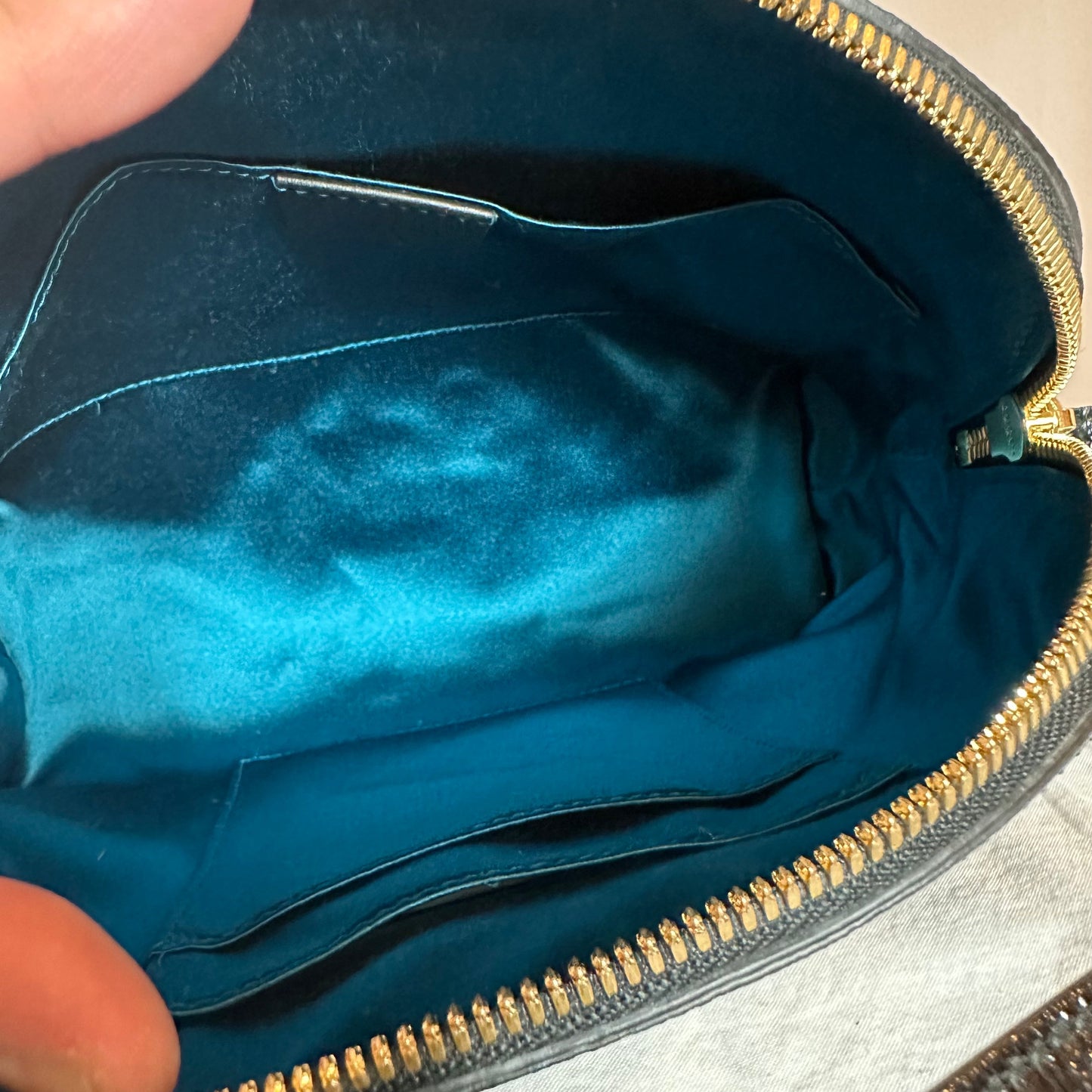Gucci Ophidia GG Small Suede Shoulder Bag in Black