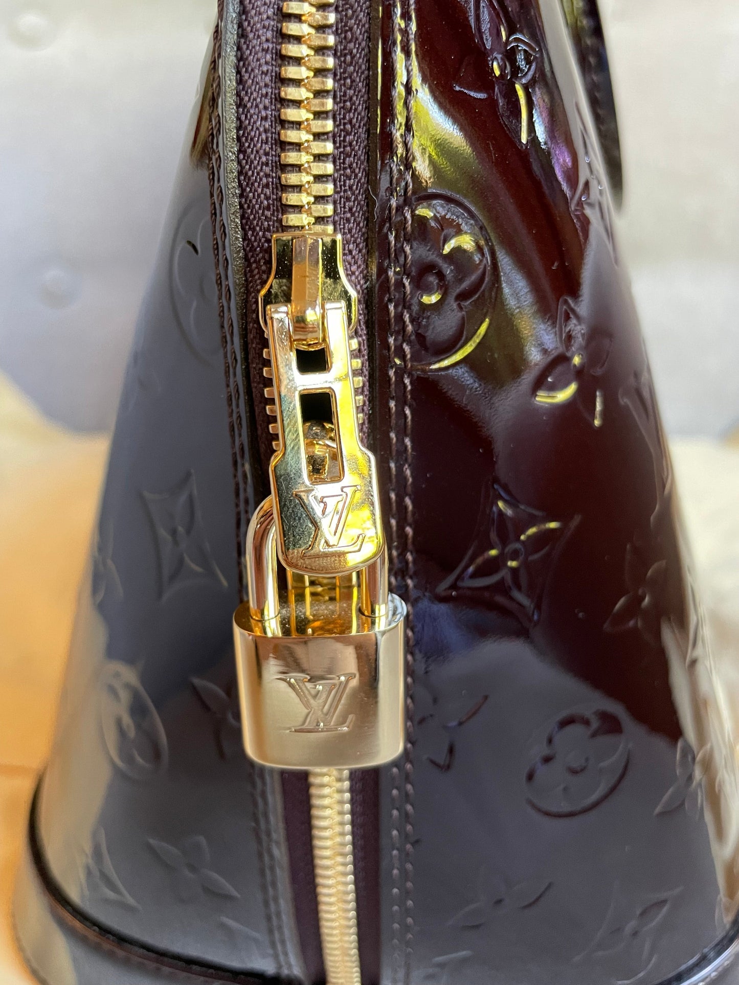 Louis Vuitton Alma Amarante Monogram Vernis